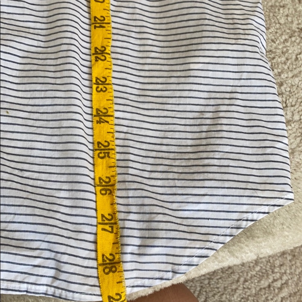 🥭 (4 for $15) Long Striped Button Down Banana Republic - Picture 5 of 7